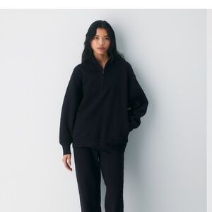 Aritzia Black Women's Sweatshirt